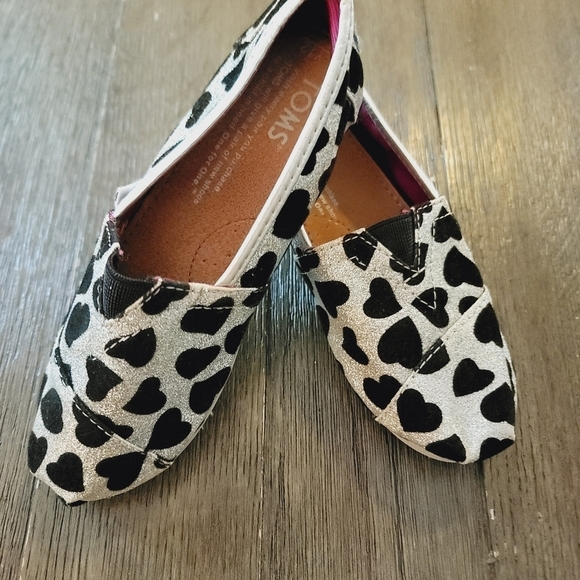 Toms Glitter Heart Shoes 12 - Picture 2 of 6